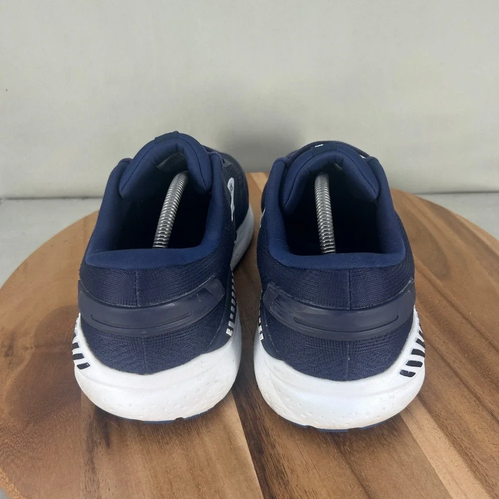 Brooks good used